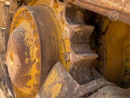 Komatsu D155A-6R (4 pieces available in Abu Dhabi)