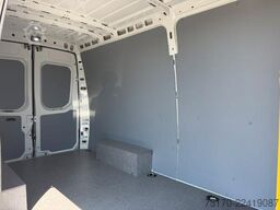 Iveco Daily 35S18HA8 V Kastenwagen *R 3.520*AHK*
