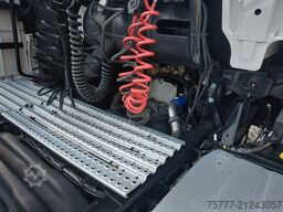 MAN TGX 18.500 XXL-MOTORSCHADEN-INTARDER-2 Tanks