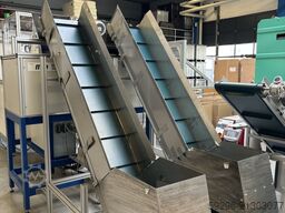 Deckelmontageanlage / Arburg 