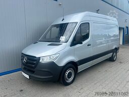 Dubă cu acoperiș înalt MERCEDES-BENZ Sprinter 215 9G-TR HOCH+LANG KLIMA 3-SITZ KAMERA