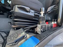 MAN TGS 28.440 6x4-4 2-Seitenkipper mit Fassi F235