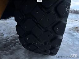 Volvo L70 Wheel Loader with Folding Wing Bucket, Pallet