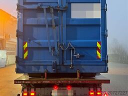 Istrail hook trailer with tipper