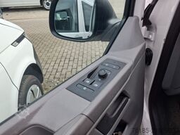 VOLKSWAGEN T6.1  9-Sitzer Caravelle Trendline    1 . Hand