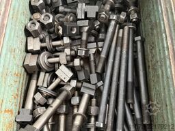 UNBEKANNT Div. Spannmittel - SET