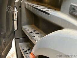 MERCEDES-BENZ 1845 big space