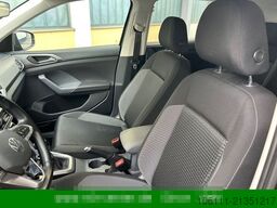VOLKSWAGEN T-Cross R-Line Active DSG TSI 81kw Kamera