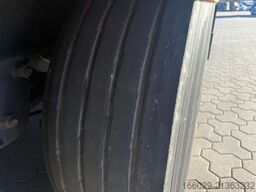 KRONE SDP 27 Schiebeplanen Auflieger mit Ladebordwand