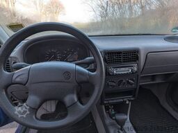 VOLKSWAGEN Polo Basis