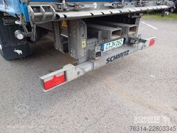 Schmitz Cargobull Curtainsider Standard Staplerhalterung Getränke