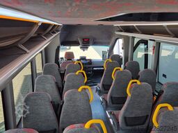 MERCEDES-BENZ 30 Sitzer Schul- Transferbus 519 Lagerfahrzeug