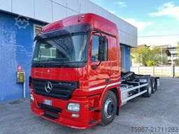 Mercedes-Benz Actros 2548