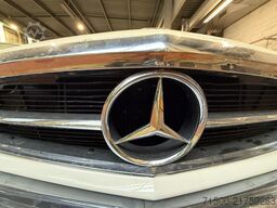 Mercedes-Benz 230 SL Pagode W113