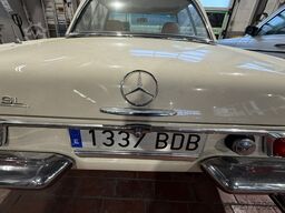 Mercedes-Benz 230 SL Pagode W113