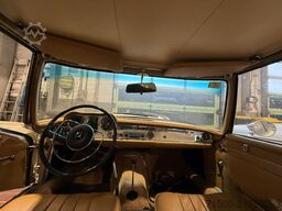 Mercedes-Benz 230 SL Pagode W113