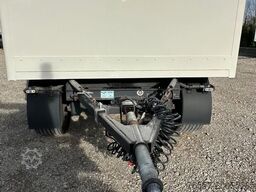 Pacton PACTON GESLOTEN AANHANGER MET LAADKLEP