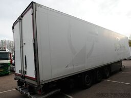 Schmitz Cargobull 3 AXLE FRIGO TRAILER WITH CARRIER VECTOR