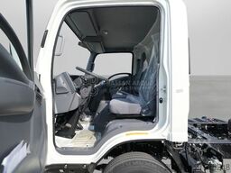 Isuzu NPR 71H