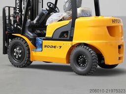 Hyundai 30DE-7