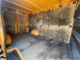MERCEDES-BENZ Sprinter 211 CDI KA L2H1/ AC/ 3 Sitze/ AHK/ EU6