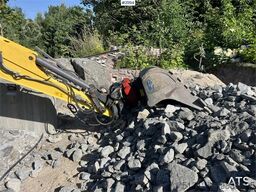 New Holland E55B excavator w/ digging bucket, sanding bucket,