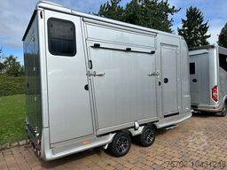  Anka Steinsberger 2 Pferdehänger mit Wohnung