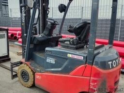 Toyota traigo 8FBMKT25