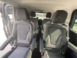 Mercedes-Benz V 220