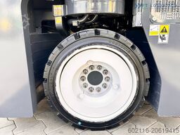 Combilift C3000CB / GAS / TRIPLEX / 4900MM / 4807H