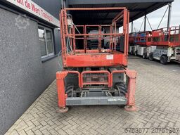 SKYJACK SJ6826RT Schaarhoogwerker SCISSOR 2014 4X4 Kubota 10mtr Werkhoogte