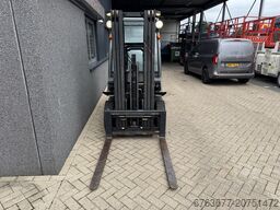 NISSAN UD02A25PQ Triplo 475 Freelift/Sideshift LPG 2005