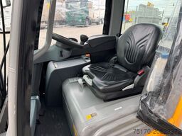 JUNGHEINRICH EFG 215 / Triplex: 4.25m! / SS / nur 3.298h!