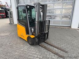 JUNGHEINRICH EFG 215 / Triplex: 4.25m! / SS / nur 716h!