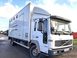 Volvo FL 180 Horses Transport