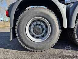 MAN TGS 33.440 BB SA Premium Tractor Head (16 units)