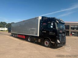 MERCEDES-BENZ Actros als Gesamtzug mit Schubboden