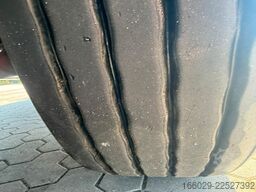 MERCEDES-BENZ Actros als Gesamtzug mit Schubboden