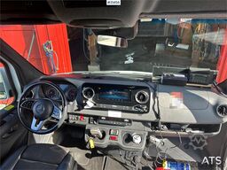 Mercedes-Benz Sprinter 519 w/ 16+1 seats and 3 wheelchair users