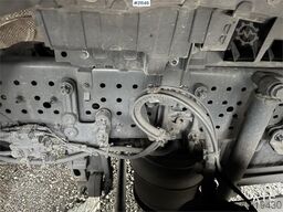 Mercedes-Benz Actros 1833 4x2 Box truck w/ Full side opening.