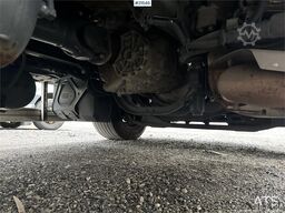 Mercedes-Benz Actros 1833 4x2 Box truck w/ Full side opening.