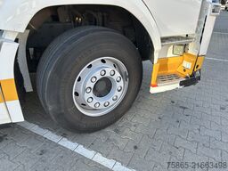 Volvo FM 370 Globetrotter / 827 dkm / 2 Tanks / Full ...