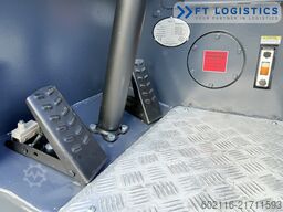 Combilift CB2500 GAS TRIPLEX 4900 FORK POSITIONER