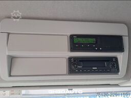 IVECO EUROCARG0 90 220 CON CELLA ISOTERMICA E SPONDA CARICATRICE
