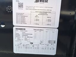 Wiese Abrollanhänger Schlittenanhänger