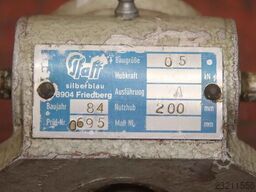 Staff 05  A  Hub 200 mm