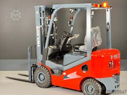 Heli CPCD20-H3-Diesel 2t 4,7m Triplex KUBOTA - Garantie