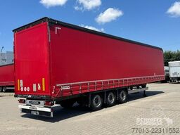 Schmitz Cargobull Curtainsider Mega