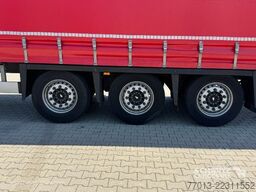 Schmitz Cargobull Curtainsider Mega