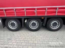 Schmitz Cargobull Curtainsider Mega